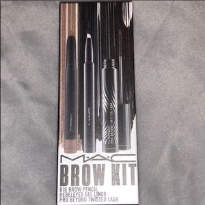 Mac Brow Kit
